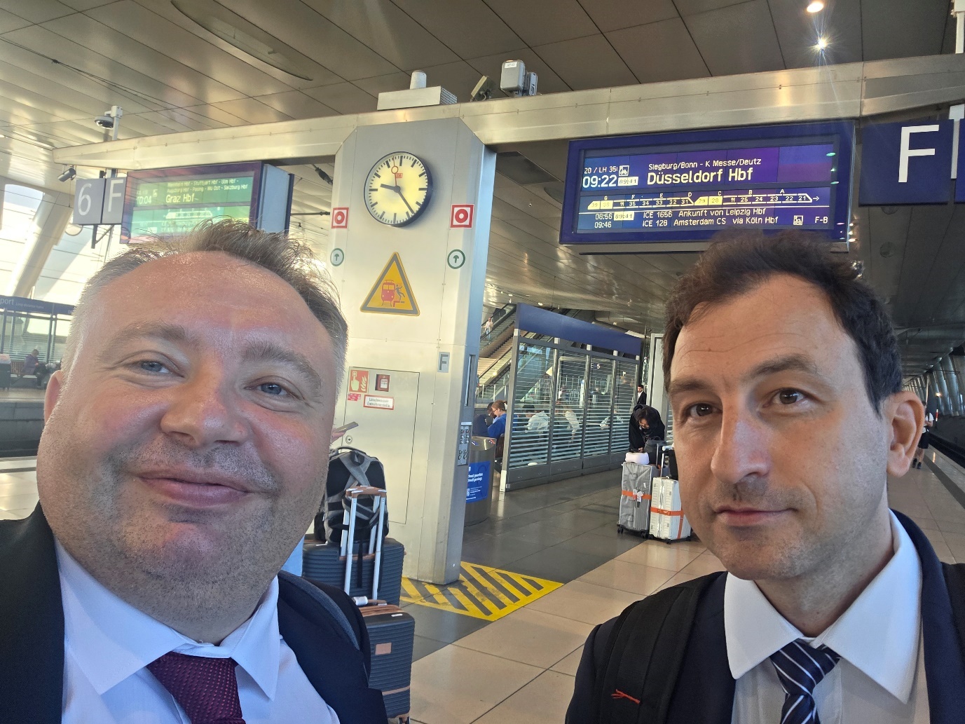 Valentin Hristov and Ivan Pepelov at Frankfurt Airport train station, on the way to Bonn